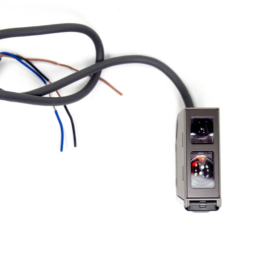 OMRON E3S-CL2 2M Photoelectric Sensor - 5 to 500 mm Distance Setting